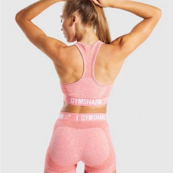 Peach coral gymshark flex leggings and matching sports bra - Picture 9 of 9